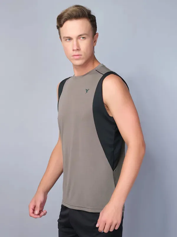 Men Colorblock Slim Fit Crew Neck Innerwear Vest with TECHNO COOL