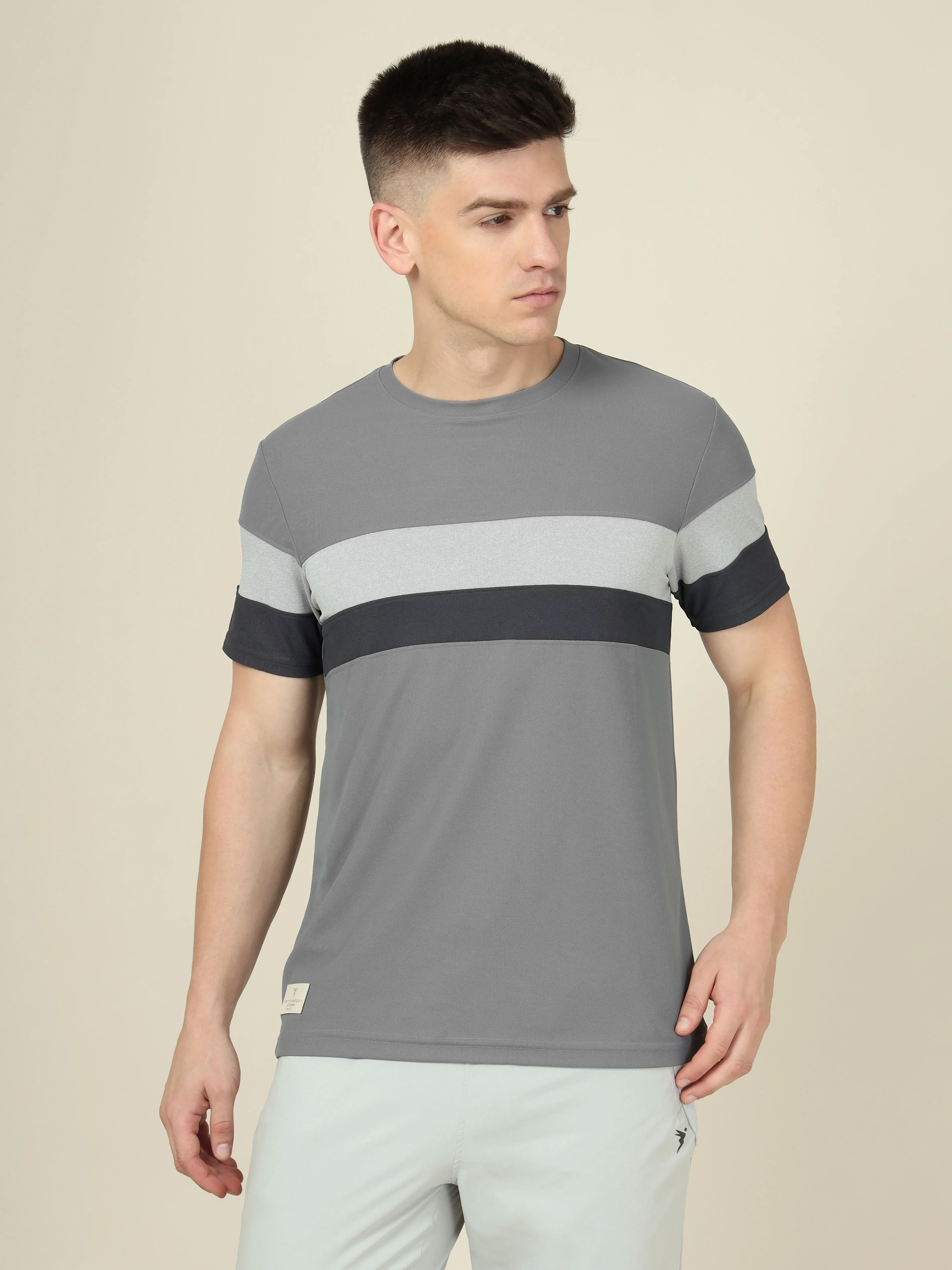 Men Colorblock Slim Fit Crew Neck T-shirt with MATPIQ