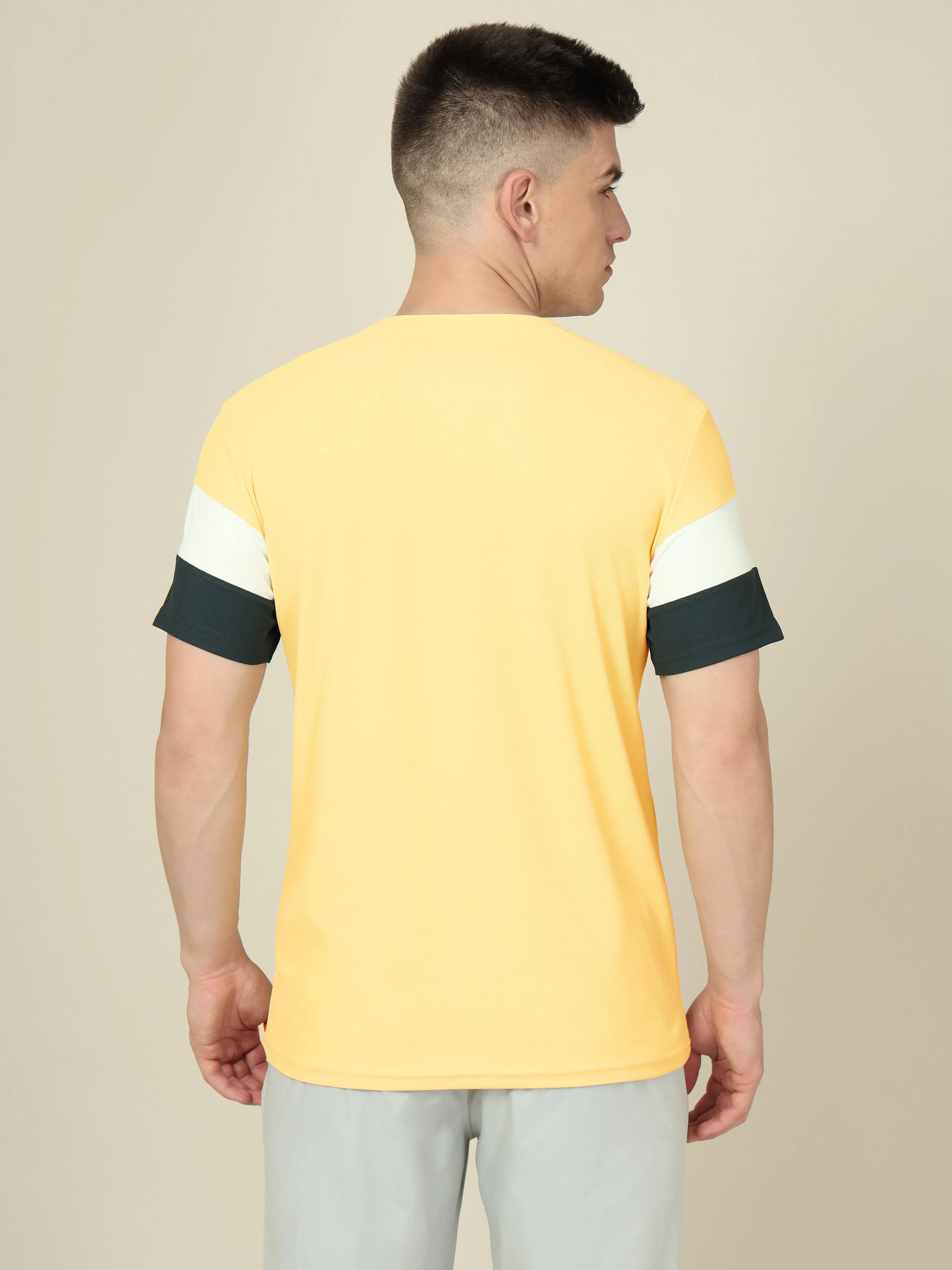 Men Colorblock Slim Fit Crew Neck T-shirt with MATPIQ